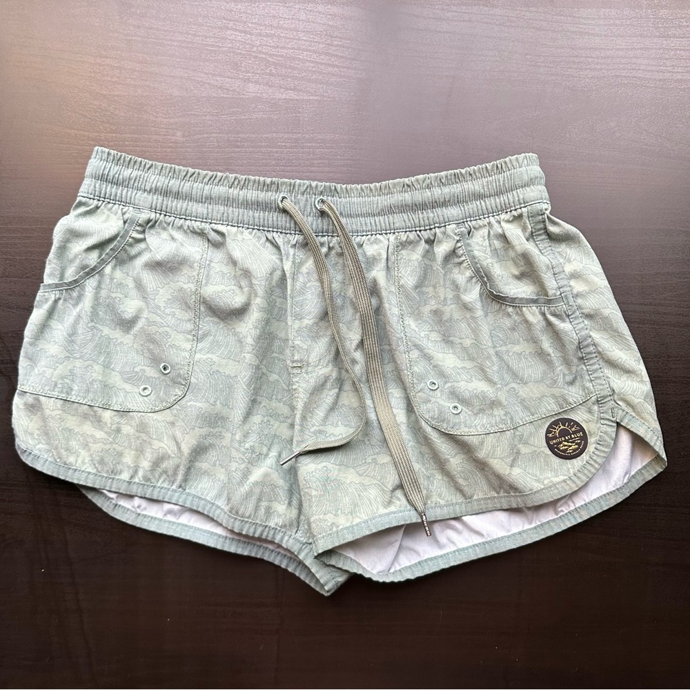 United by Blue Womens Green Sustainable Scallop Boardshort Size XS EUC